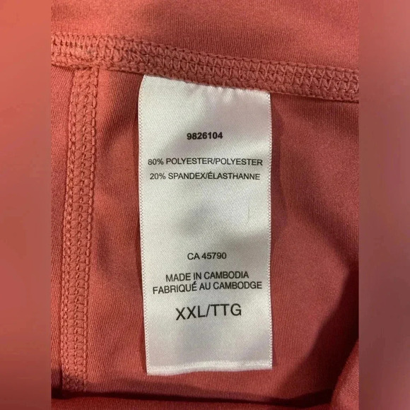 Danskin- Women's Reflective Capri Legging- High-Rise- Wide Waistband. - Picture 3 of 9